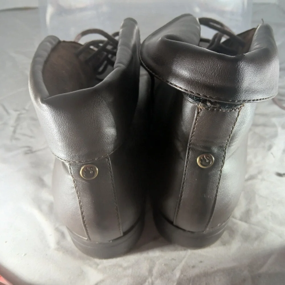 Gloria Vanderbilt Claudette Brown Lace Up Ankle Boots Memory Foam Mens 9M‎